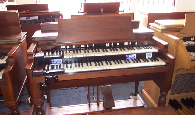 vintage-hammond-church-organs-hammond-bv-w-21h-leslie