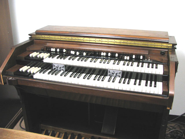 http://vintageorgans.com/hammond/d-720/1.jpg