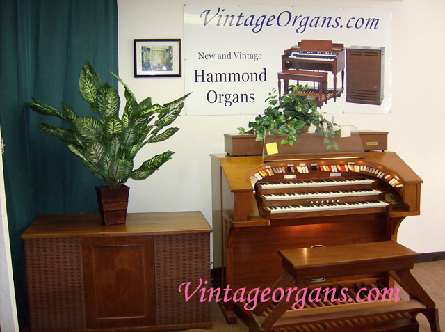 Vintage Hammond Church Organs Rodgers 322 External Real Glock